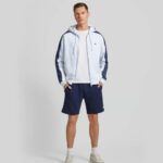 Steppweste mit Label-Stitching Modell